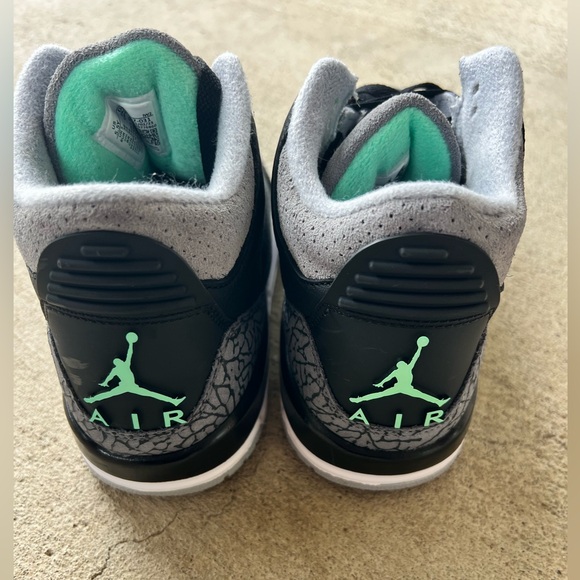 Air Jordan 3 Retro "Green Glow" size 5.5 - Picture 2 of 5